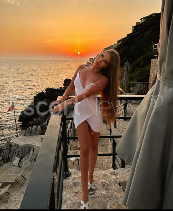 Photo escort girl ALEYNA: the best escort service